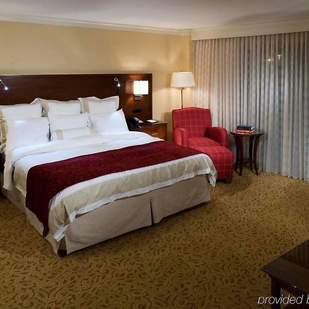 Holiday Inn Chesapeake Phòng bức ảnh