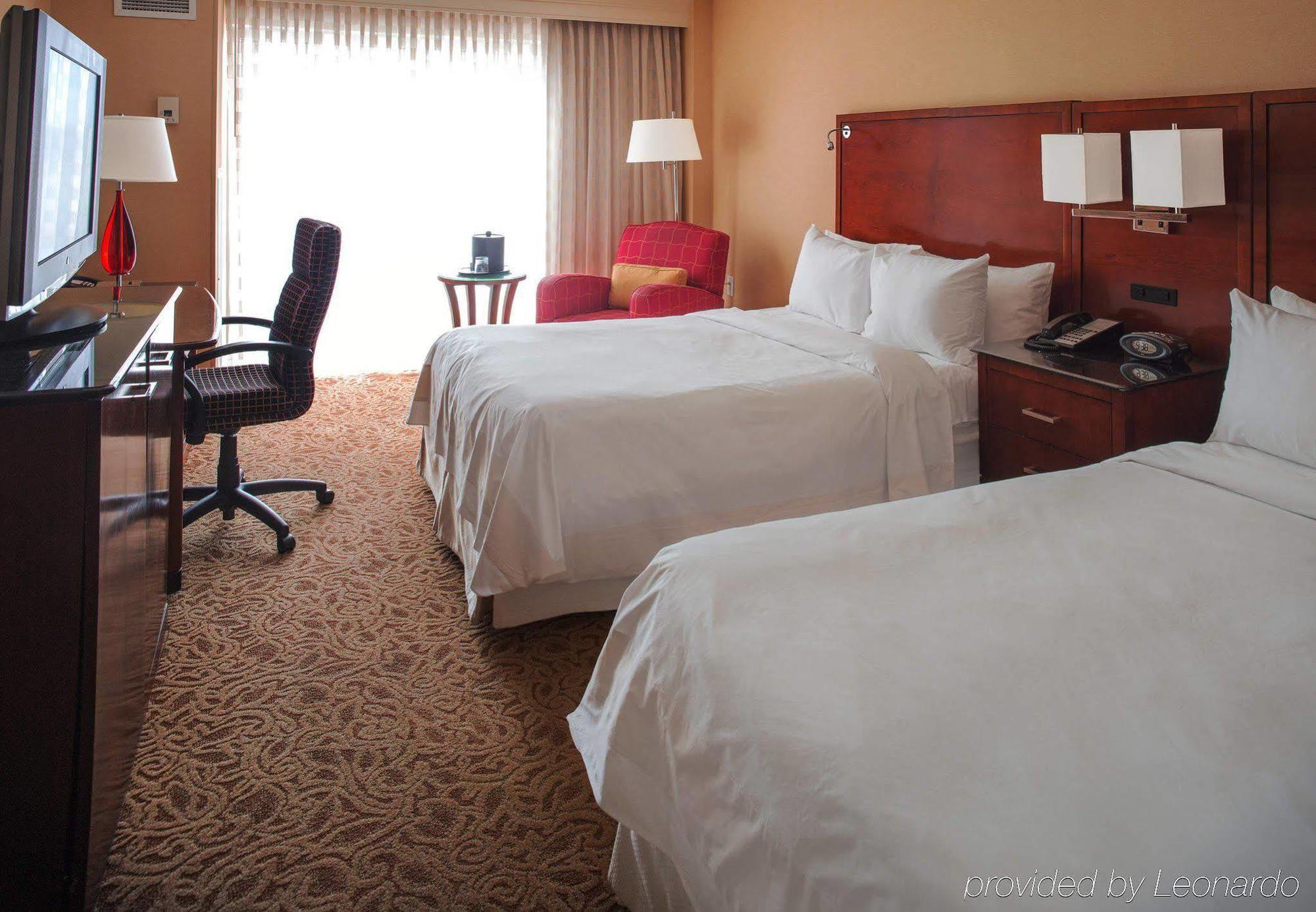 Holiday Inn Chesapeake Ngoại thất bức ảnh
