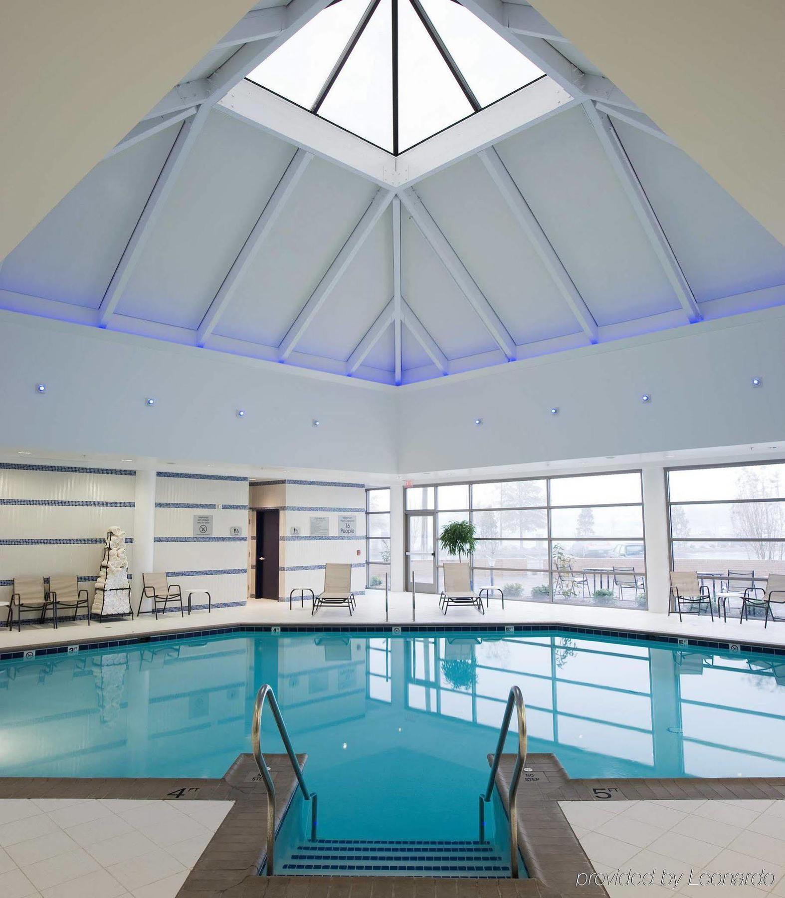 Holiday Inn Chesapeake Tiện nghi bức ảnh