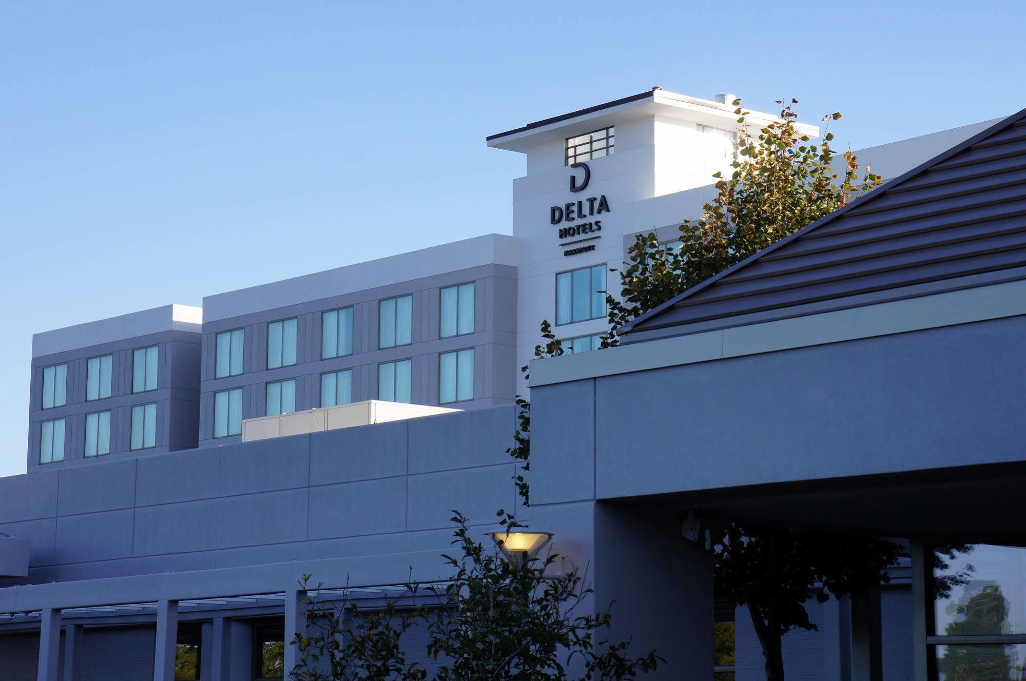 Holiday Inn Chesapeake Ngoại thất bức ảnh