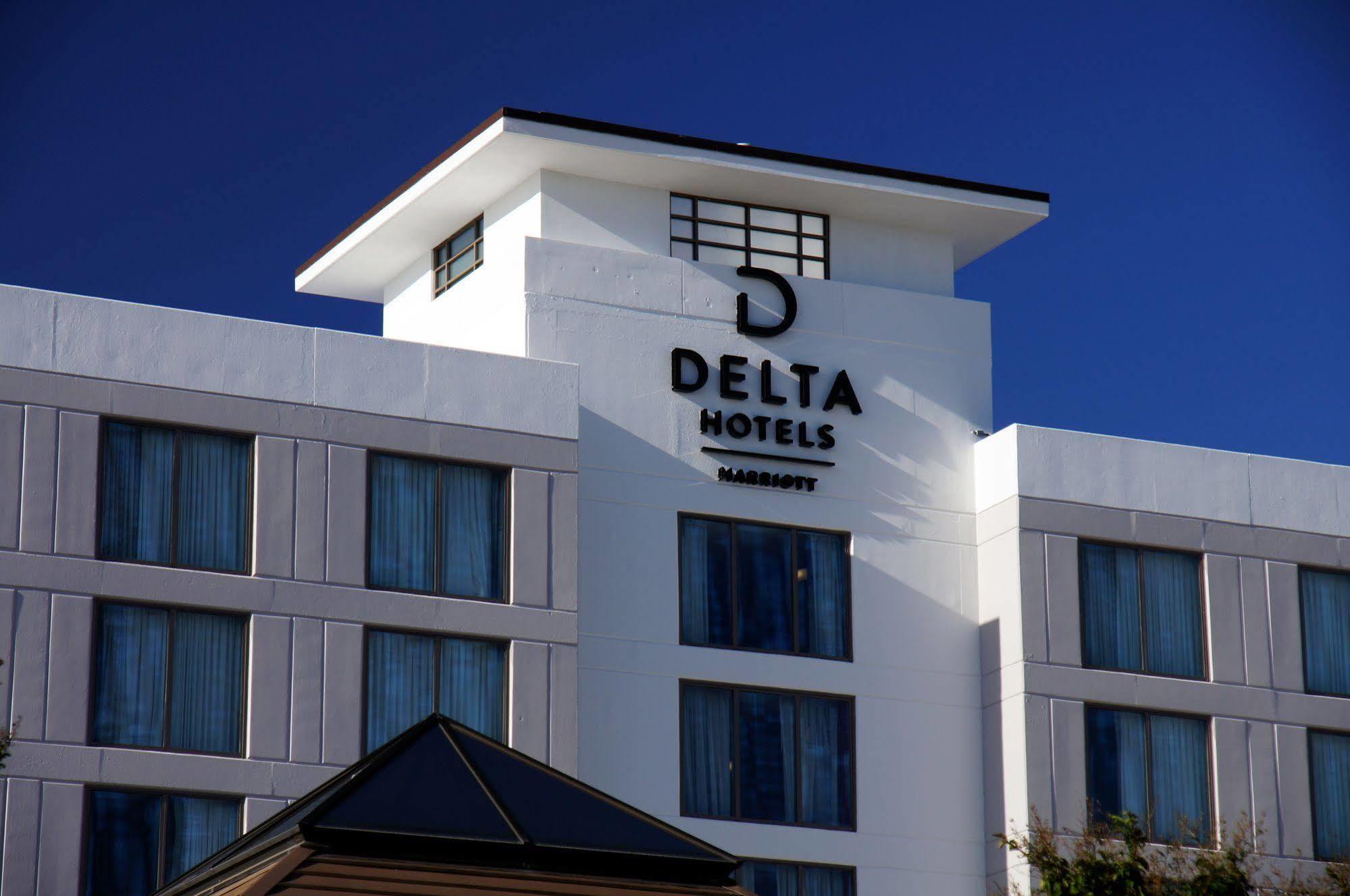 Holiday Inn Chesapeake Ngoại thất bức ảnh