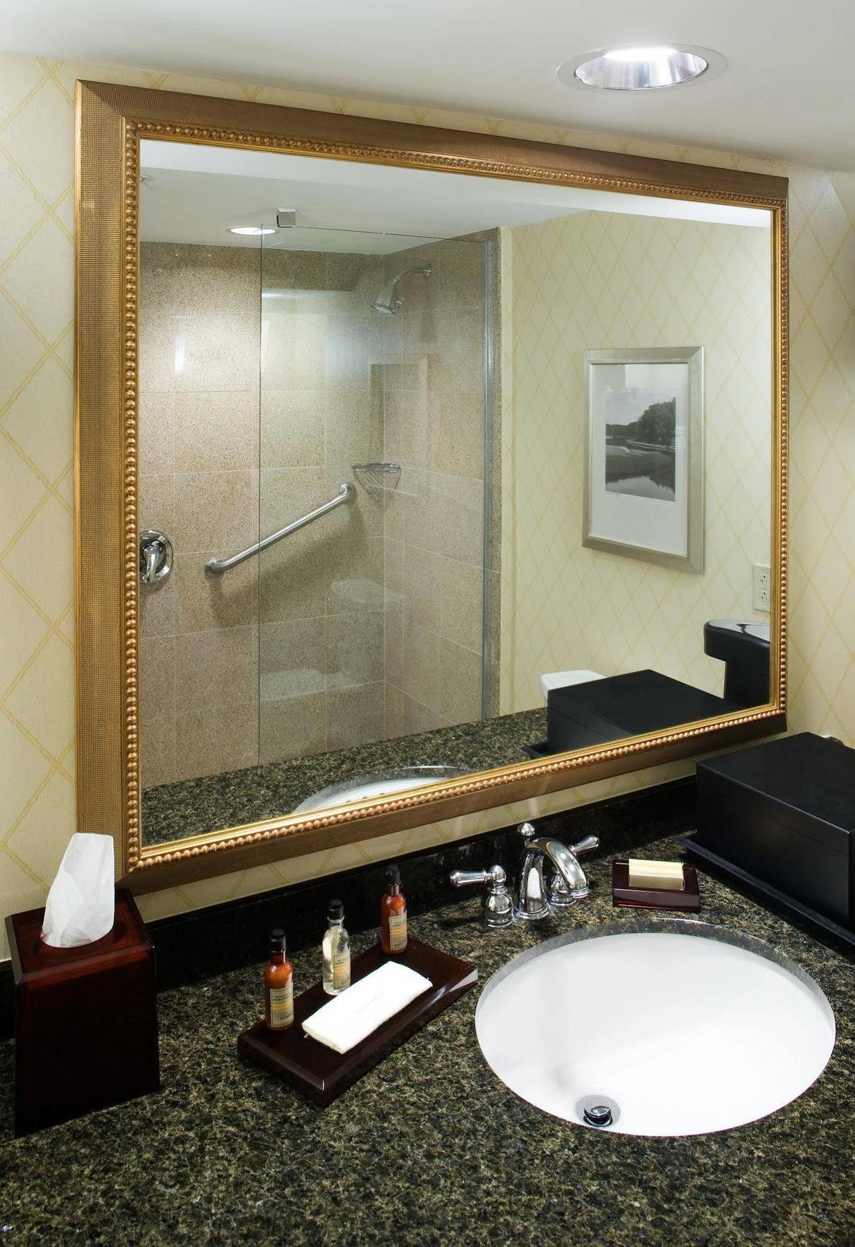 Holiday Inn Chesapeake Ngoại thất bức ảnh